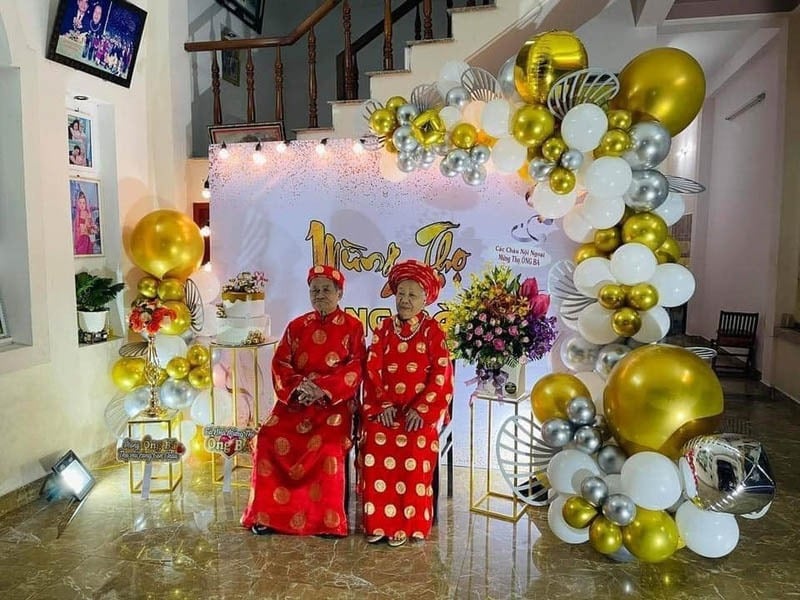 Ngoài ra, câu “Phúc như Đông Hải” thường được kết hợp, tượng trưng cho mong ước cuộc sống hạnh phúc, sức khỏe dồi dào và trường tồn như biển Đông.