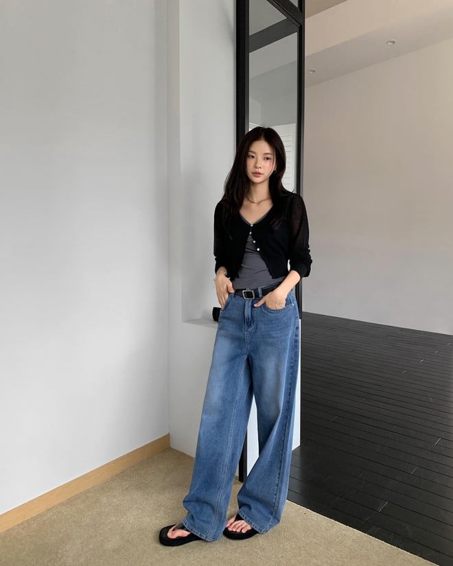 Không quá xa lạ, quần jeans ống suông đã trở thành biểu tượng của phong cách trẻ trung và năng động